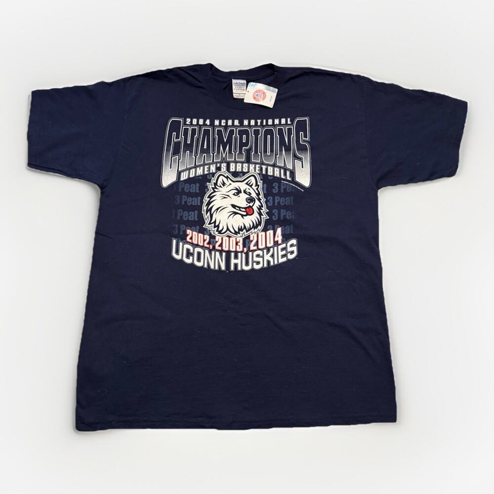 RARE Vintage New UCONN Huskies 2003 2004 NCAA National Championship Tee Size XL